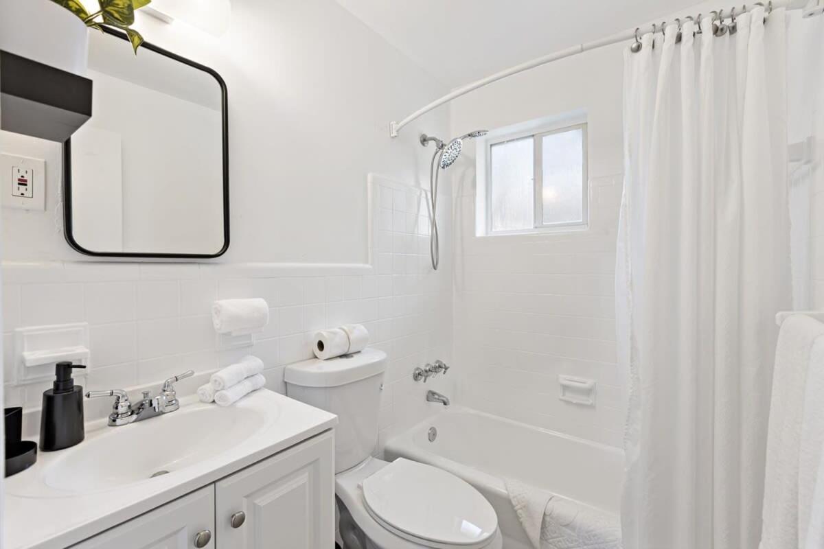 Lovely Rental Unit With Free Parking On Premises Fort Lauderdale Buitenkant foto